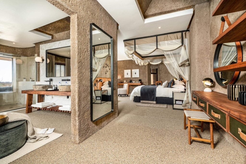 Luxury Suite at Sabi Sabi Earth Lodge